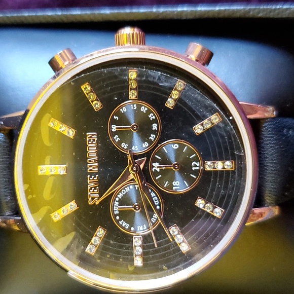 Steve Madden his and hers Watches NIB - Picture 4 of 9